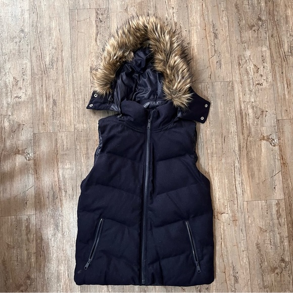 GAP Dark Blue Vest with Faux Fur Trim - Picture 1 of 9